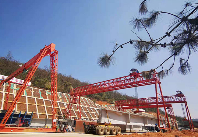 黑龍江大興安嶺龍門吊廠家生產銷售60噸雙梁龍門