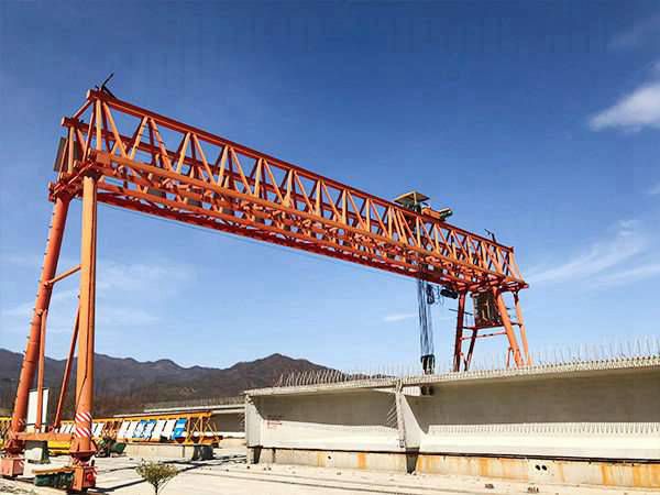 山東德州龍門吊公司 電動(dòng)葫蘆的維護(hù)技巧