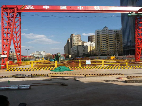 內蒙古二連浩特龍門吊公司 一路上有你