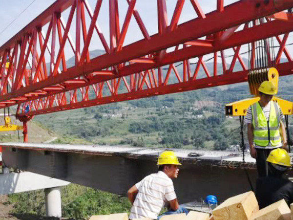 云南曲靖架橋機公司設(shè)計結(jié)構(gòu)圖解