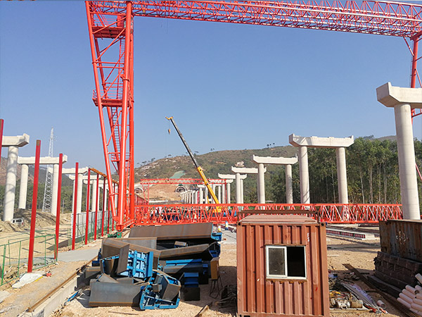 湖北宜昌雙梁門(mén)式起重機(jī)廠家