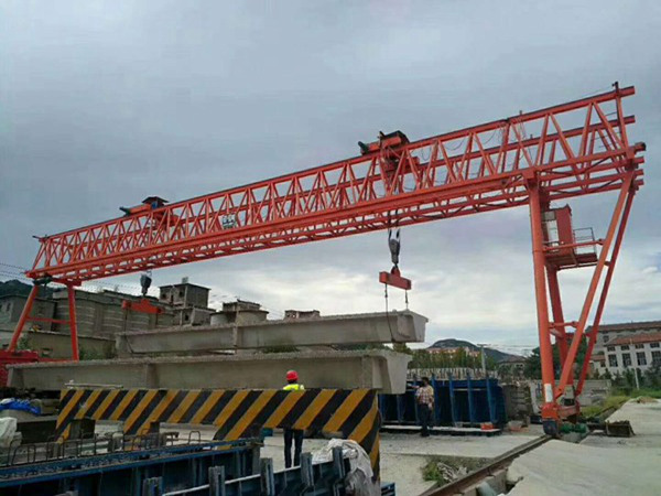 青海海東龍門吊公司任爾東西南北風