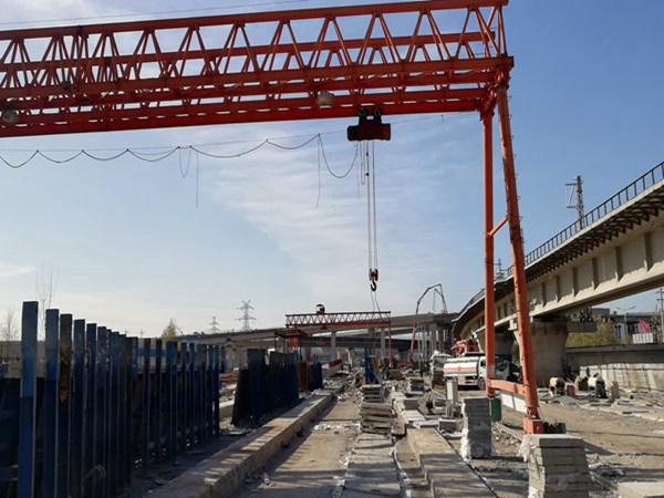 湖北襄陽(yáng)龍門(mén)吊租賃廠(chǎng)家談判砝碼