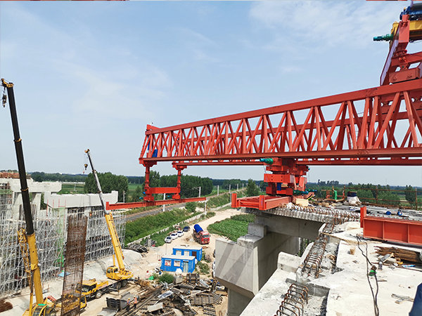 江蘇宿遷架橋機廠家介紹200噸架橋機結(jié)構(gòu)