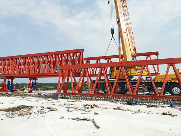 廣東廣州架橋機廠家80噸架橋機保養(yǎng)事項